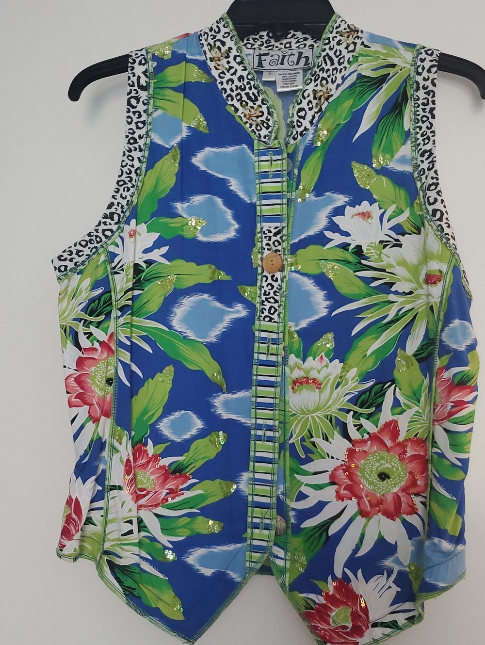 Blue Floral Sleeveless Button-Front Shirt